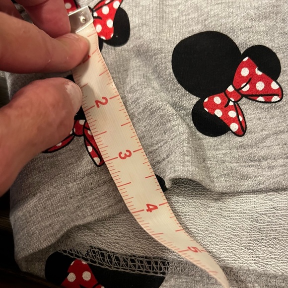 Disney Women’s Pajama Shorts Minnie Mouse Gray with Pockets - Picture 5 of 5